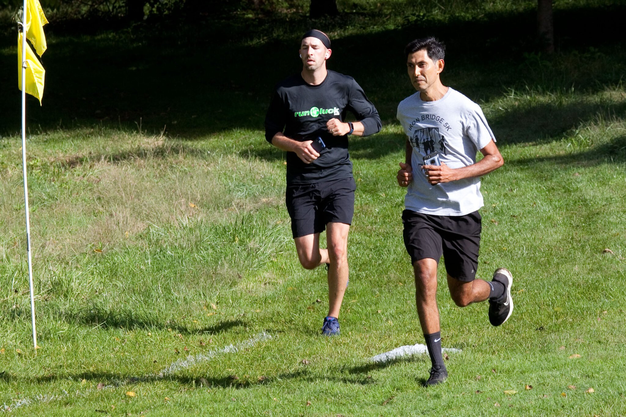 People running in the Iron Bridge Run