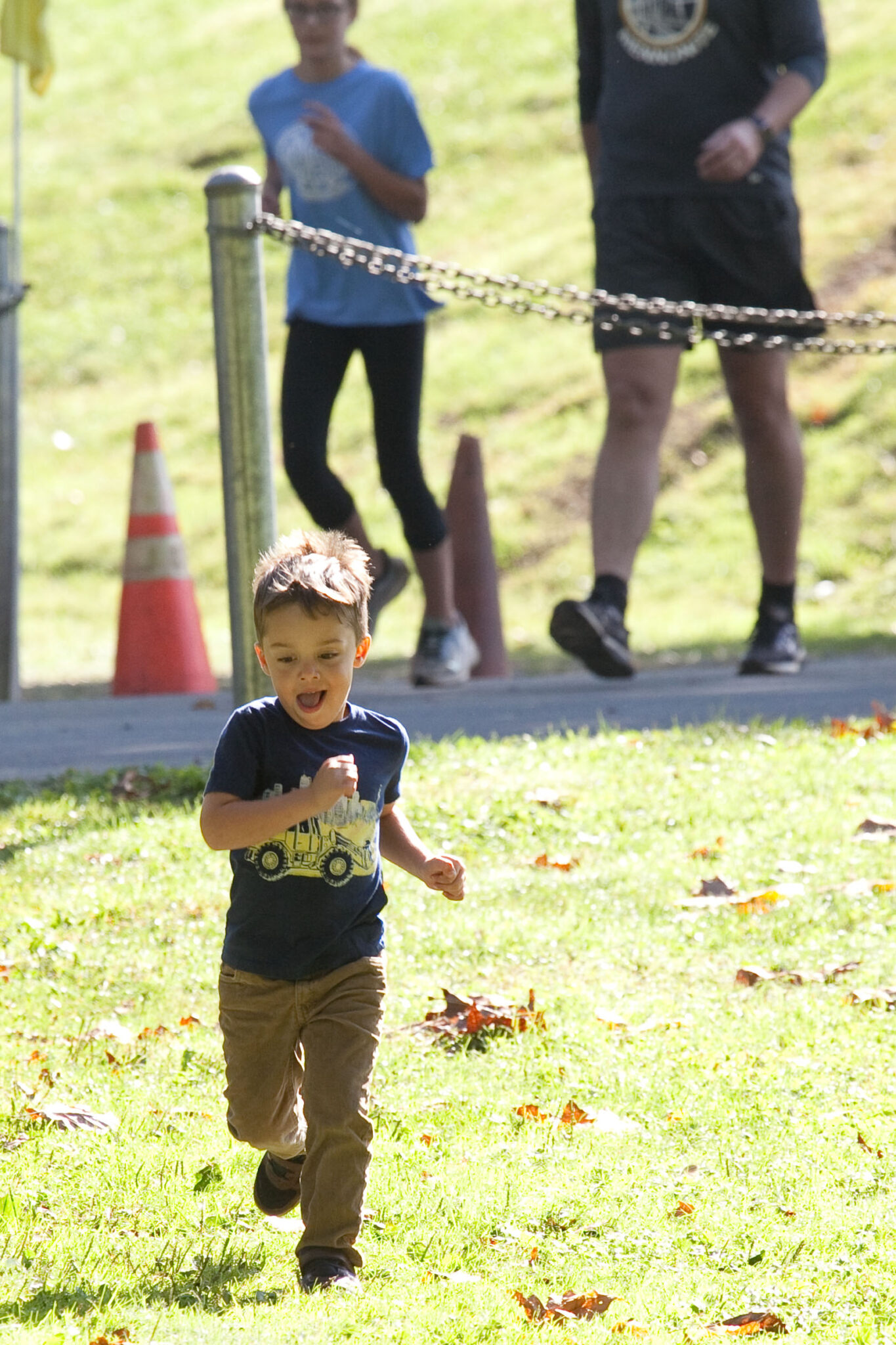 People running in the Iron Bridge Run