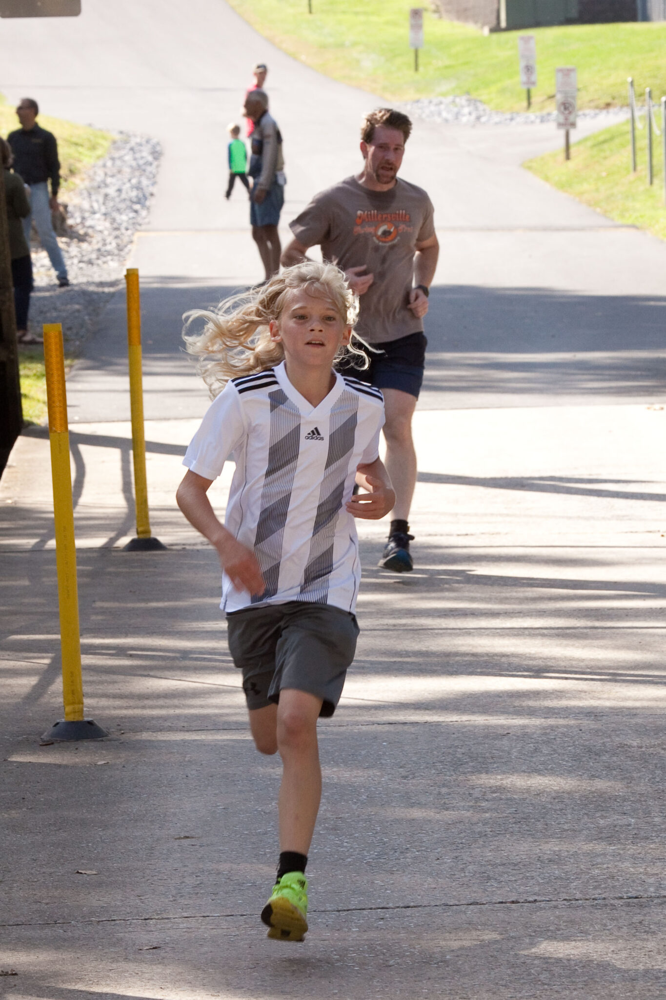 People running in the Iron Bridge Run