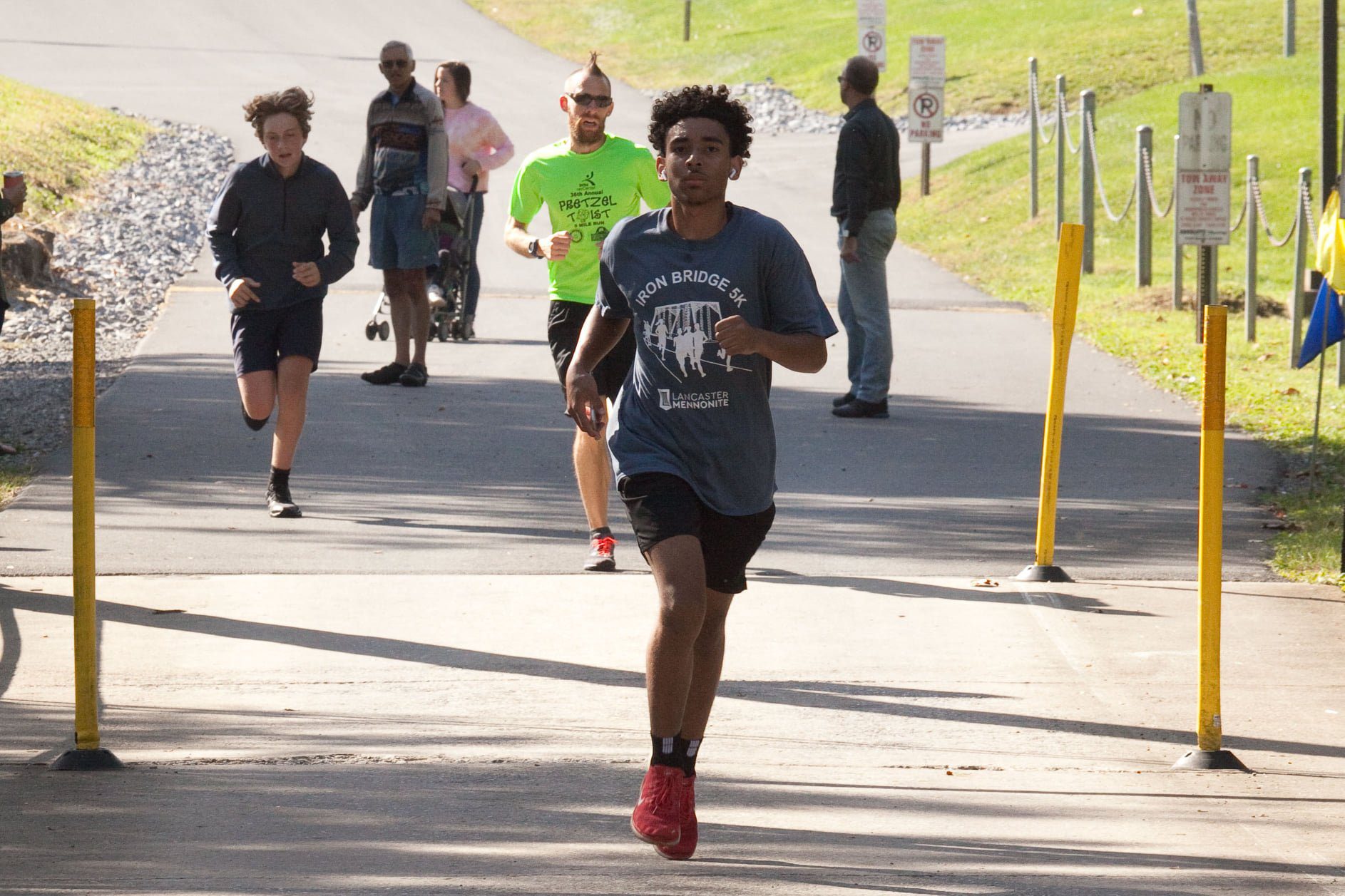 People running