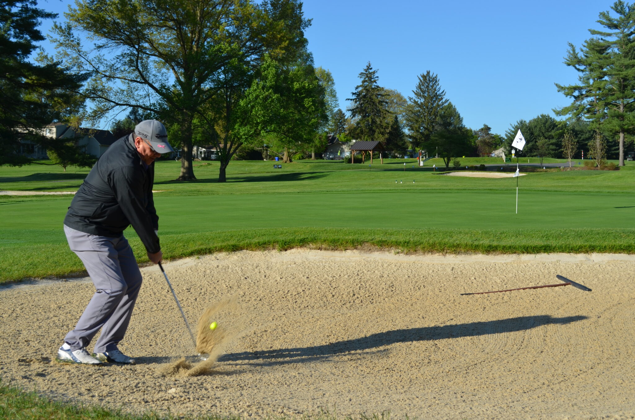 putting from sand trap