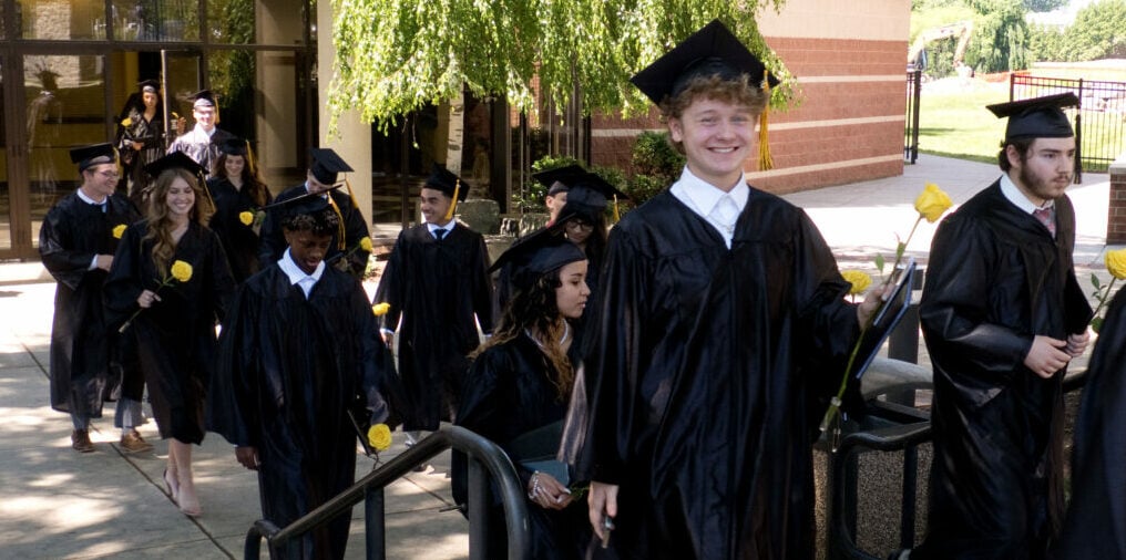 lm 2022 procesión de graduación