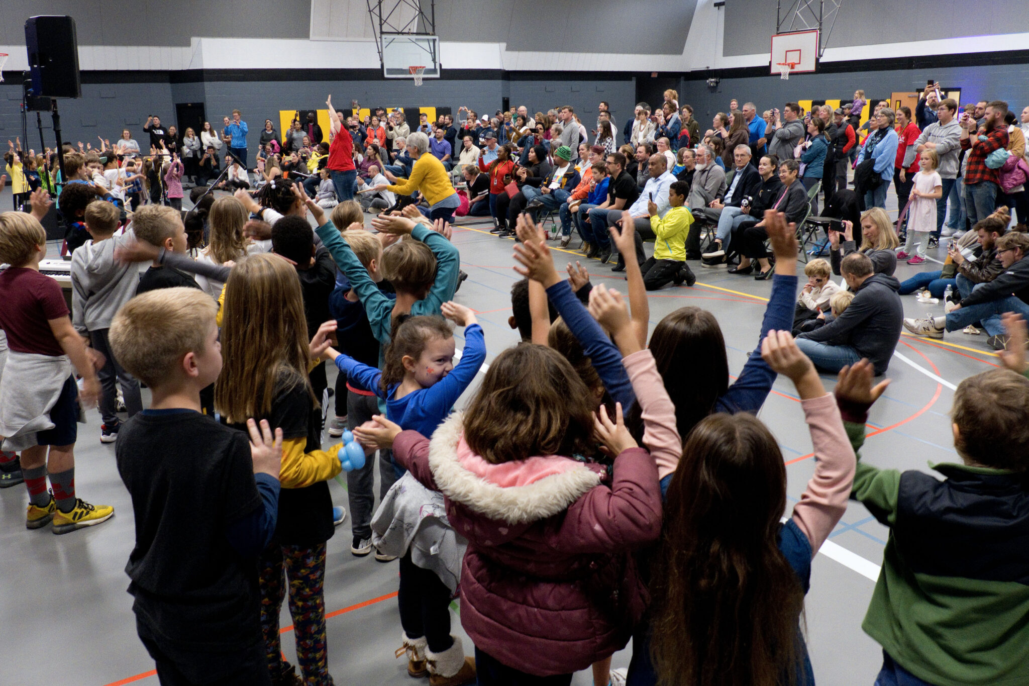 Elementary students signing