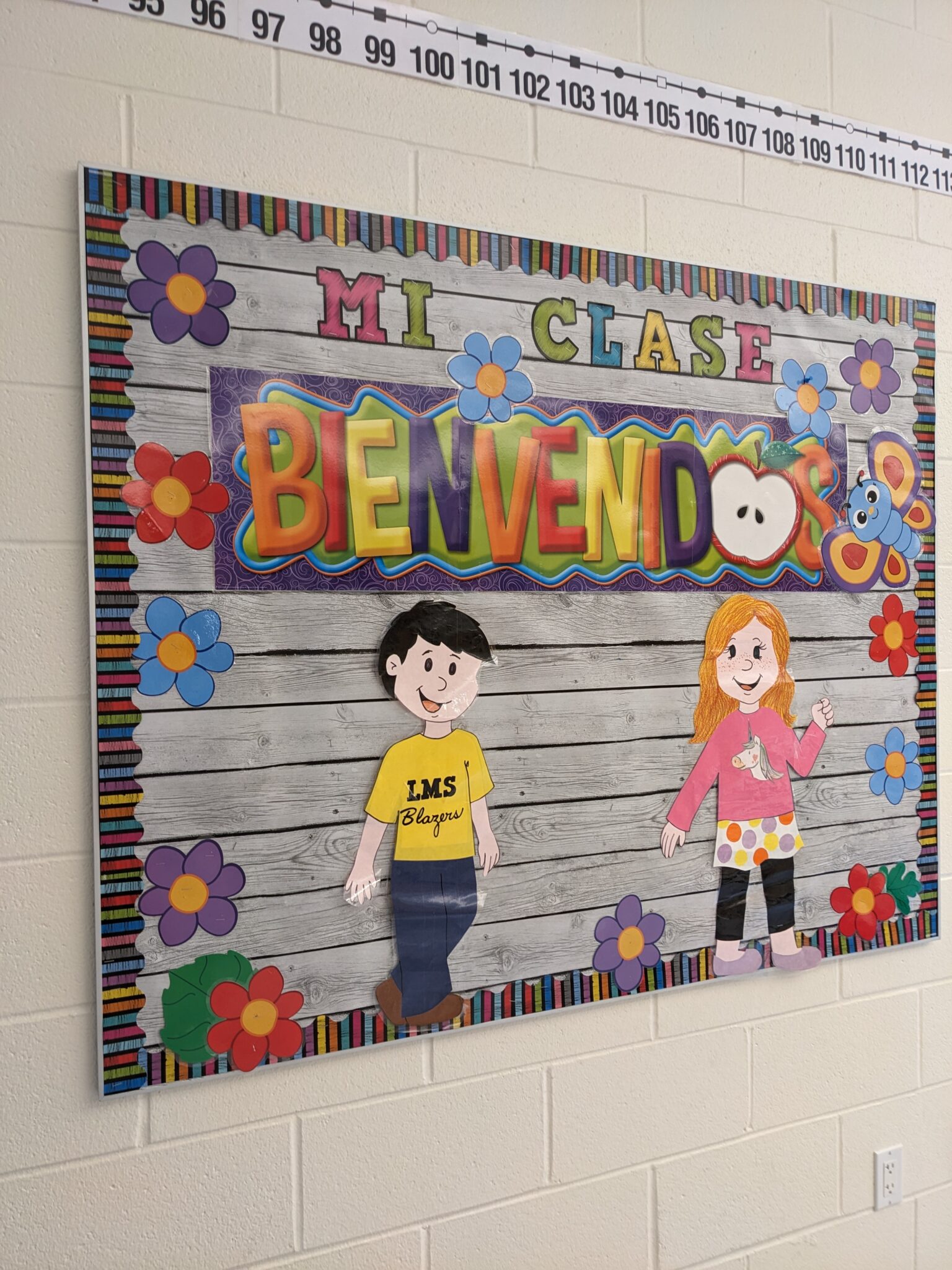 Bienvenidos sign in classroom