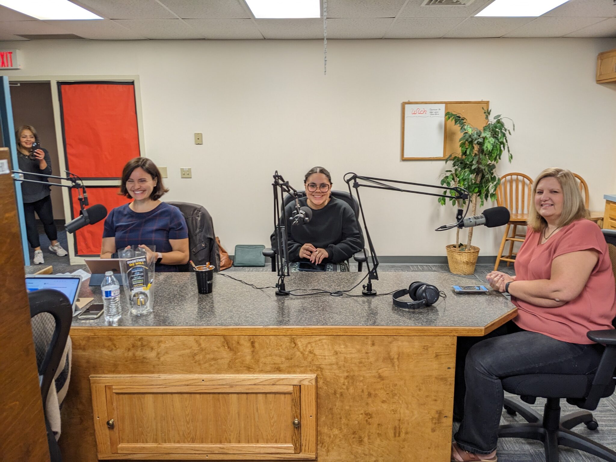 Christy and Delmaris on Radio Centro