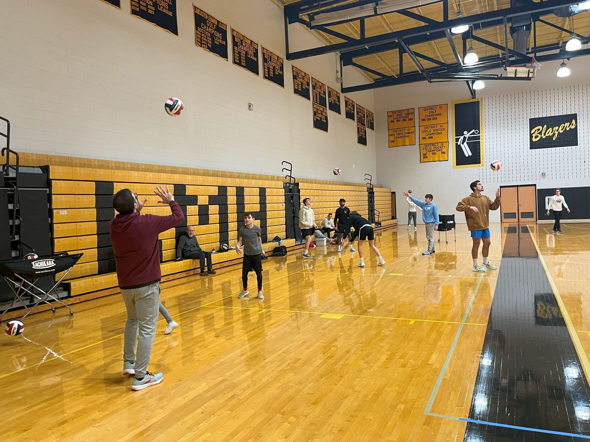 players warming up at Glen Lapp Tournament