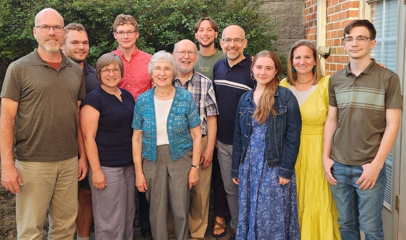 BETH ‘64 & JIM ‘64 LEAMAN WITH THEIR CHILDREN AND GRANDCHILDREN (GRANDDAUGHTER, LEAH BOWMAN ‘20 NOT PICTURED).