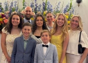 JEREL ‘99 & LEAH (EVERETT) ‘95 FREY WITH THEIR SIX CHILDREN